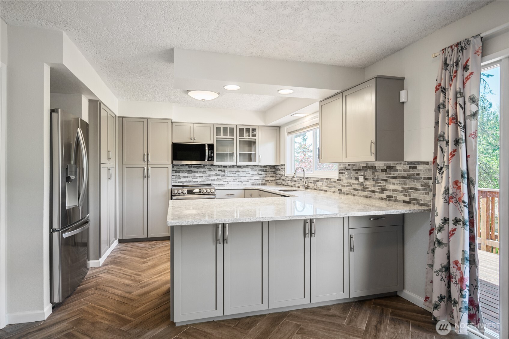 2441 W Lynnwood Drive , Longview, WA 98632