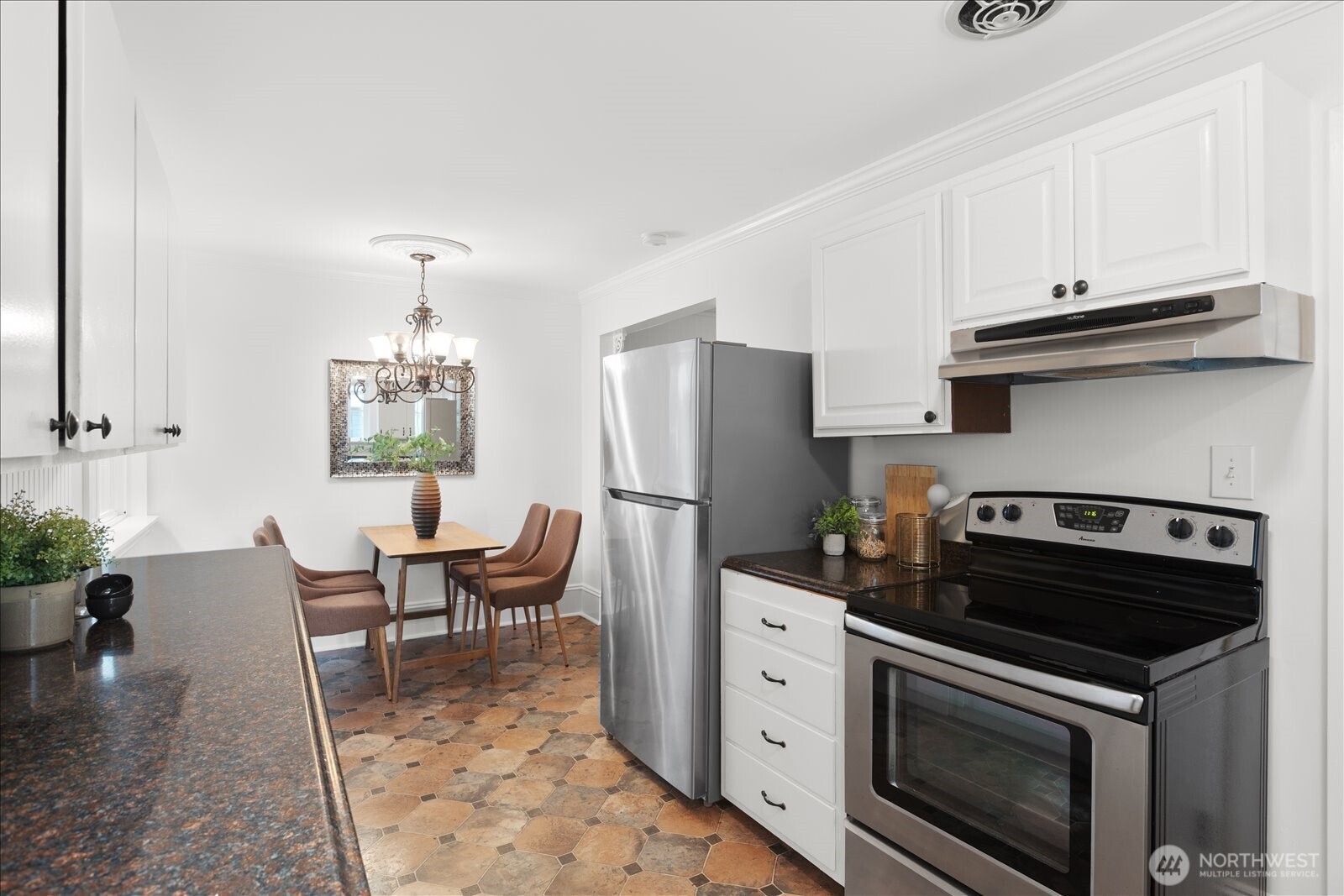 828 S Sullivan Street , Seattle, WA 98108