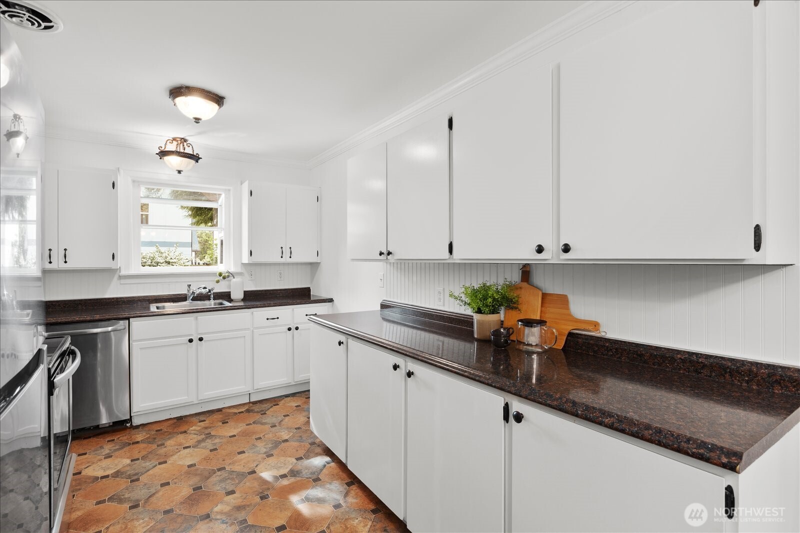 828 S Sullivan Street , Seattle, WA 98108