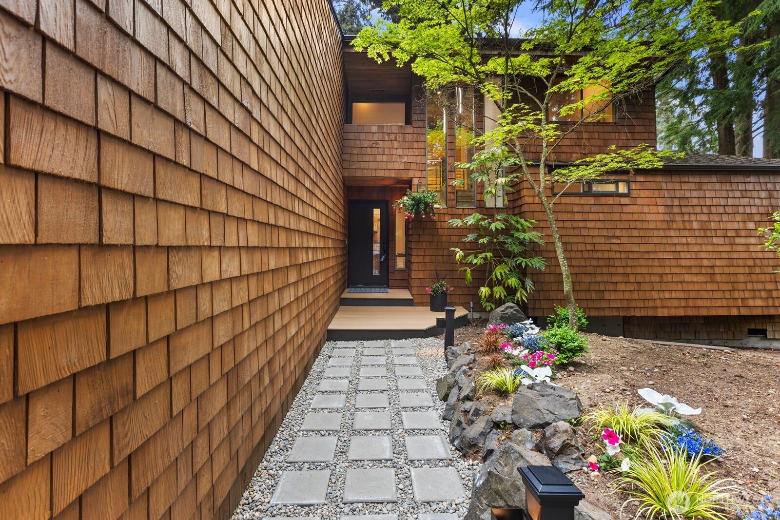 11730 Clearview Dr , Edmonds, WA 98026