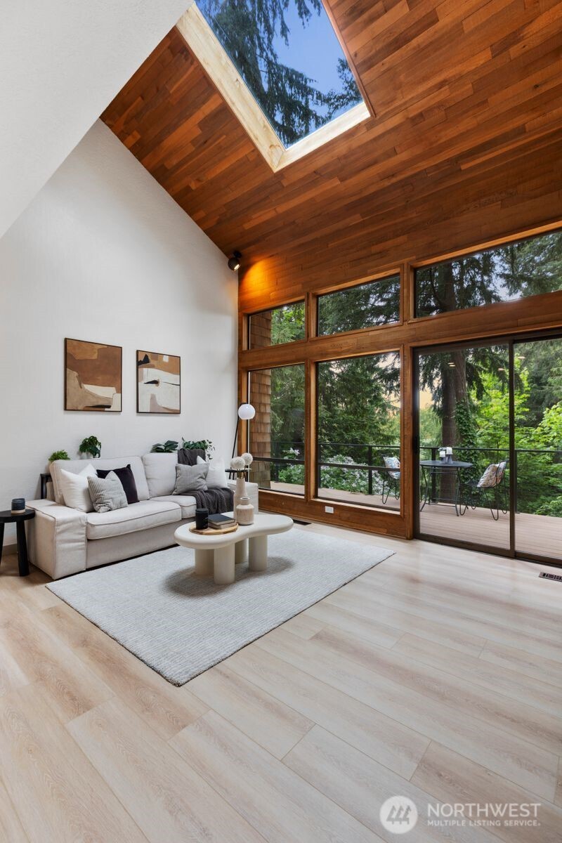 11730 Clearview Dr , Edmonds, WA 98026