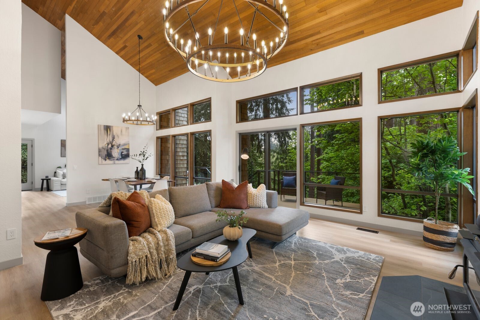 11730 Clearview Dr , Edmonds, WA 98026