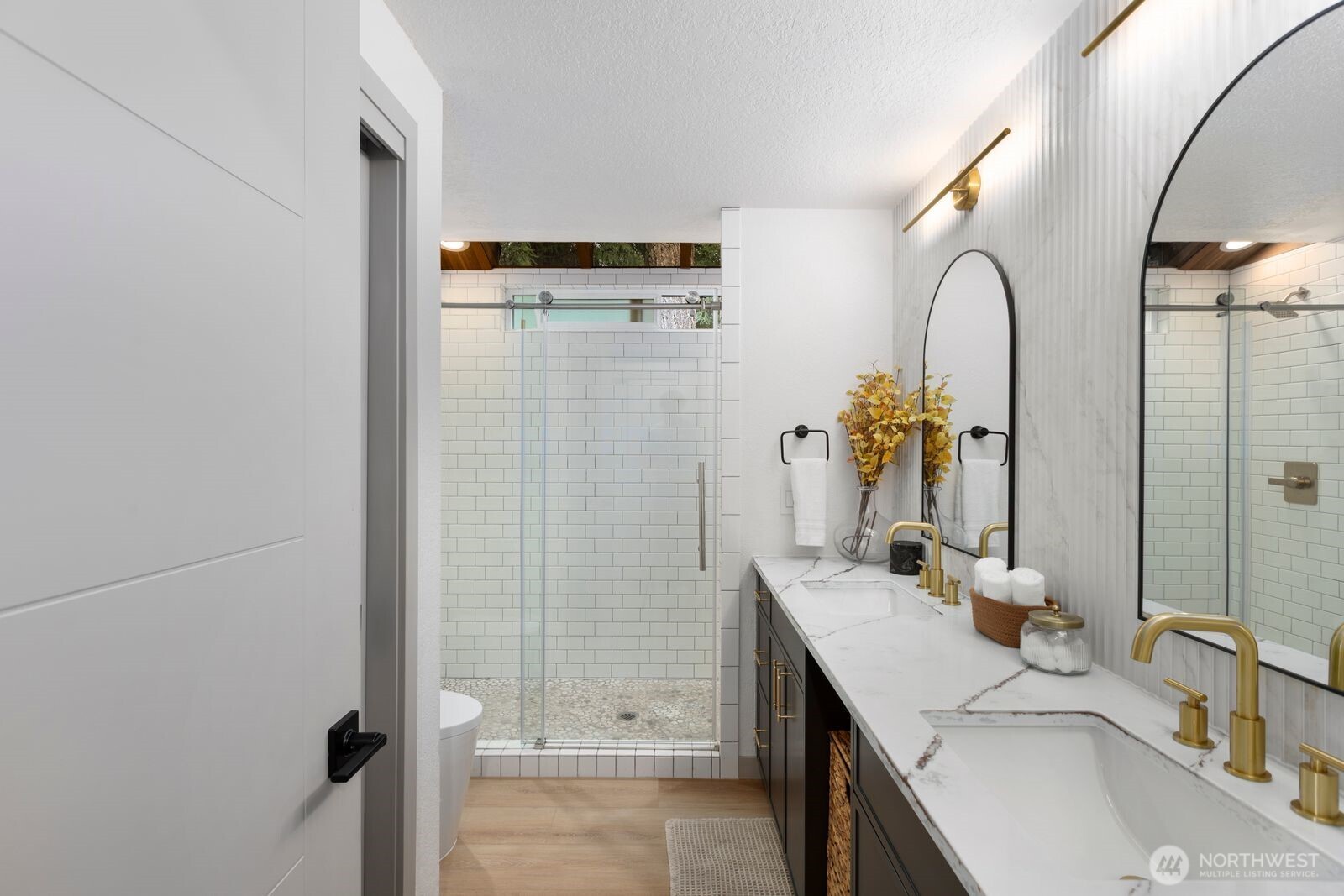 11730 Clearview Dr , Edmonds, WA 98026