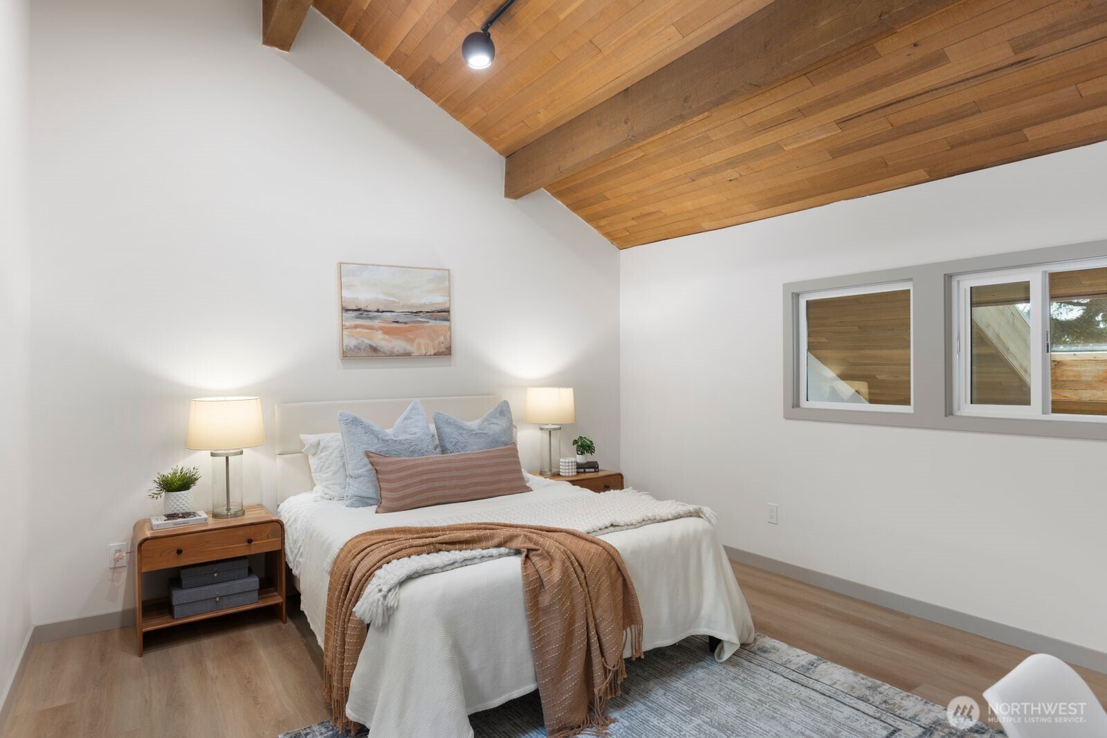 11730 Clearview Dr , Edmonds, WA 98026
