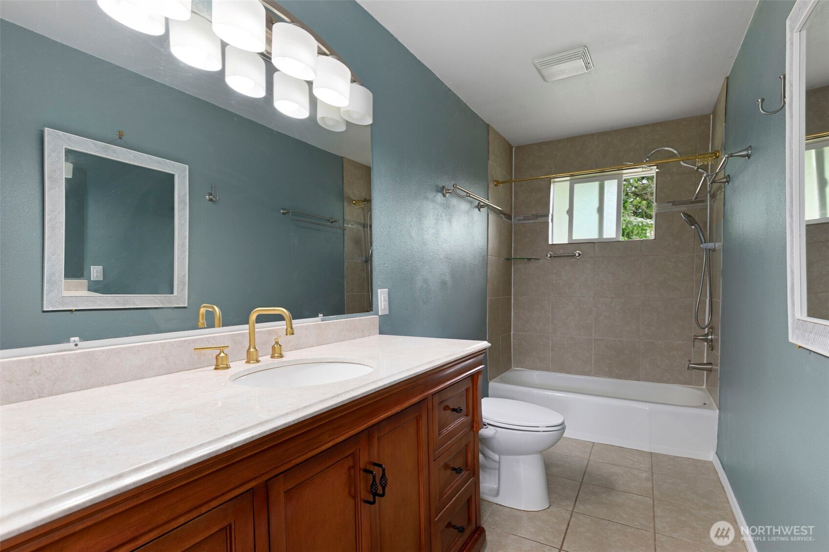 3309 Pine Road , Bremerton, WA 98310-2129