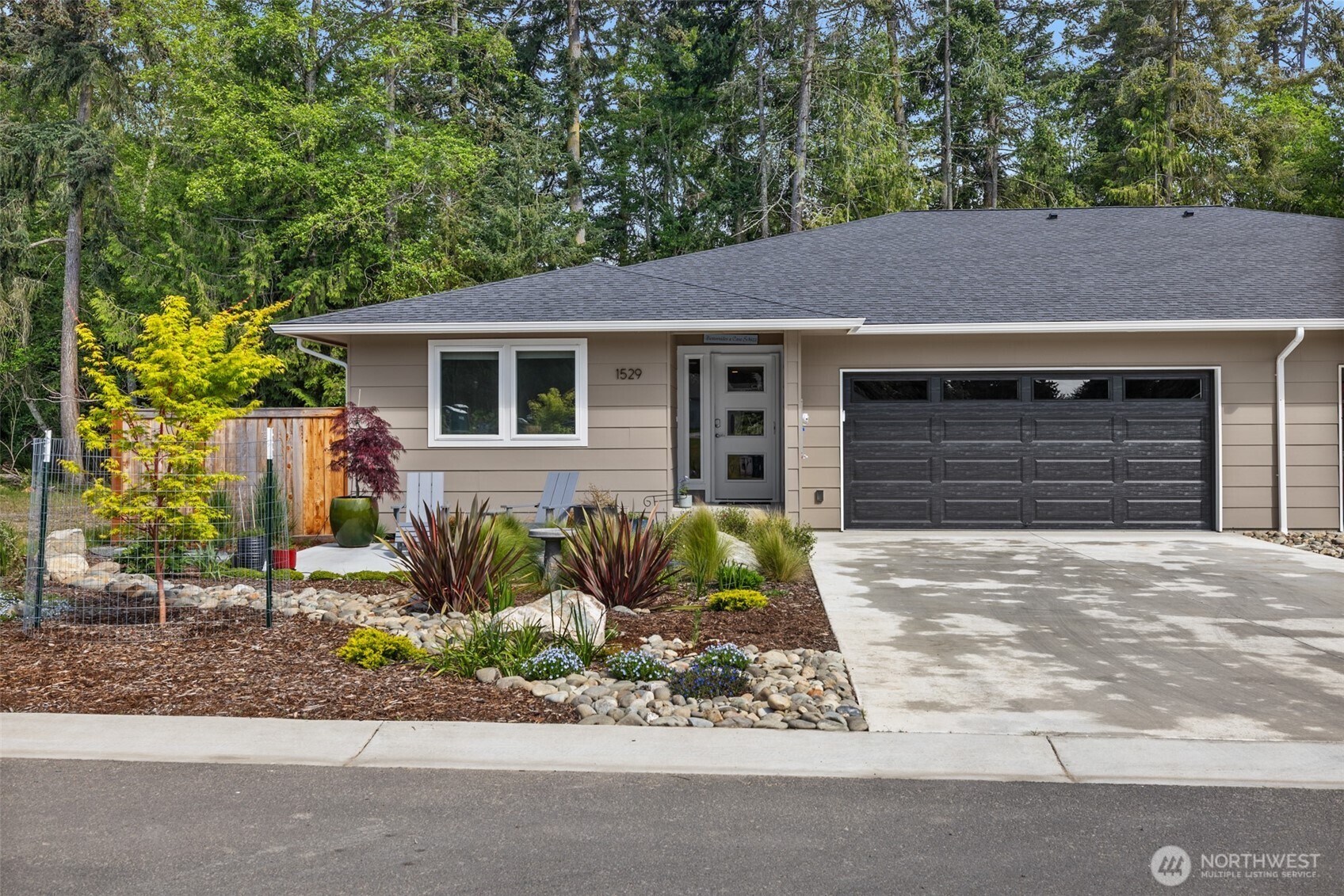 1529 Discovery Loop , Port Angeles, WA 98363