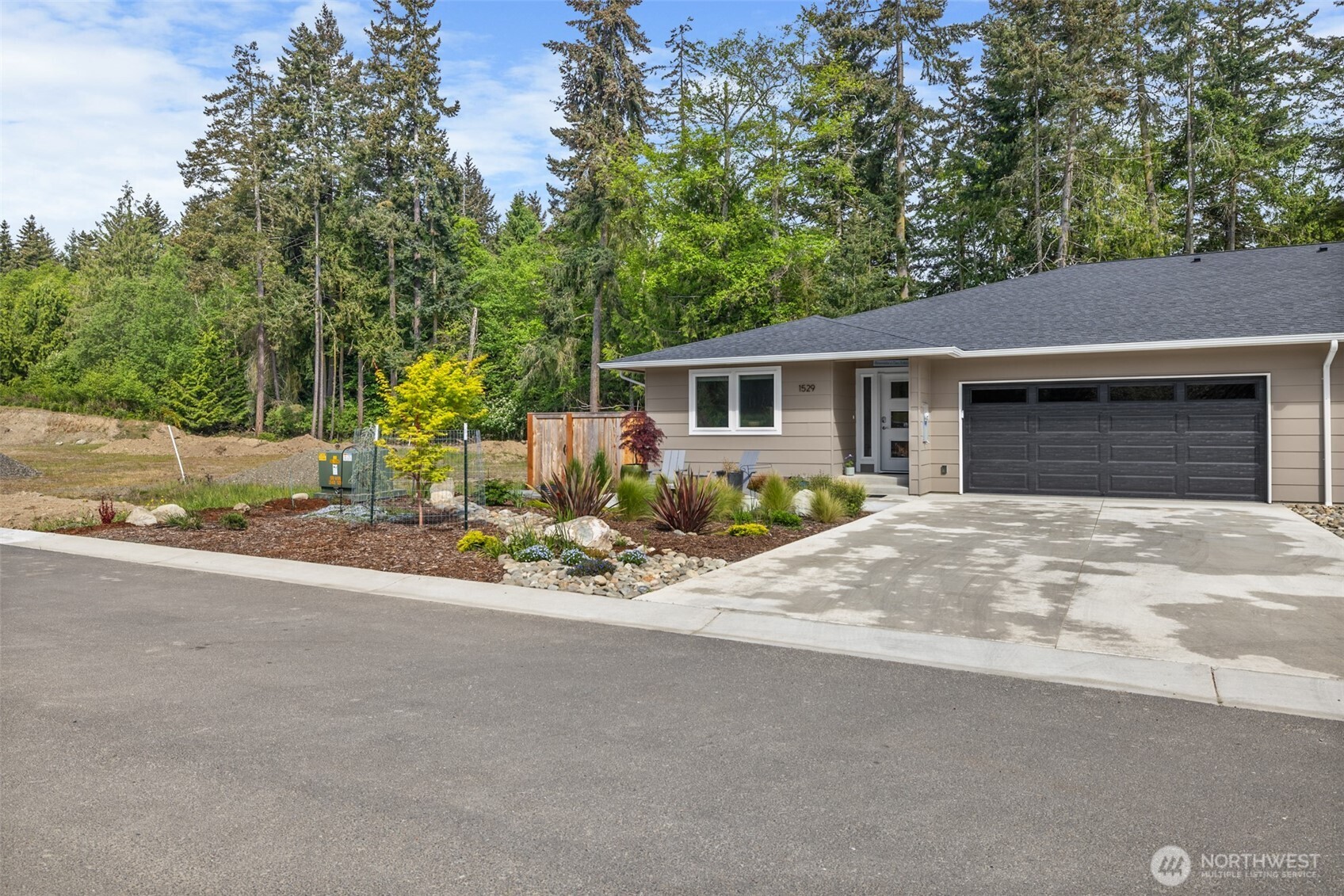 1529 Discovery Loop , Port Angeles, WA 98363
