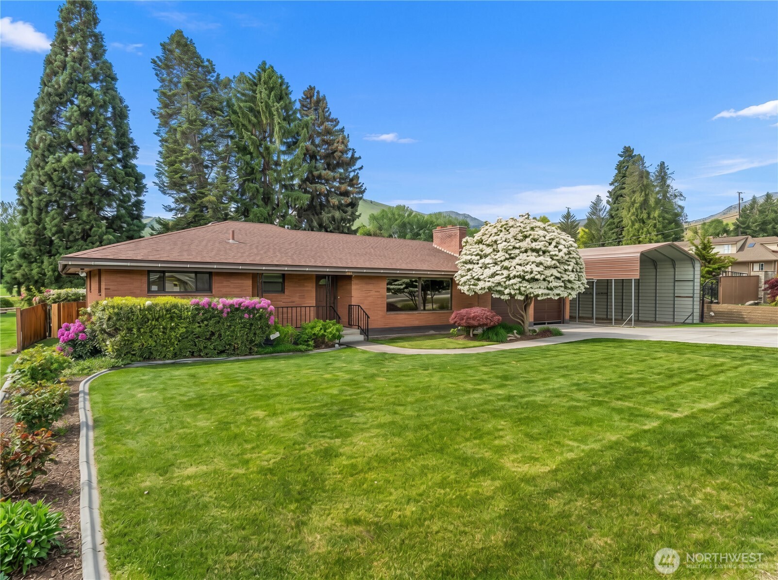 1909 Springwater Avenue , Wenatchee, WA 98801