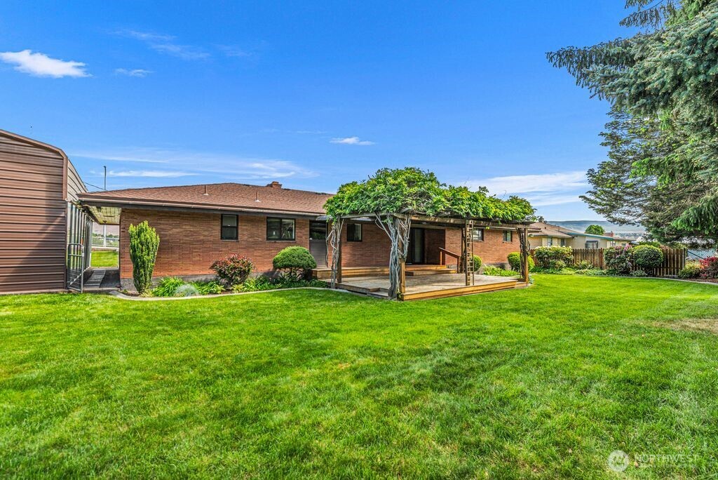 1909 Springwater Avenue , Wenatchee, WA 98801