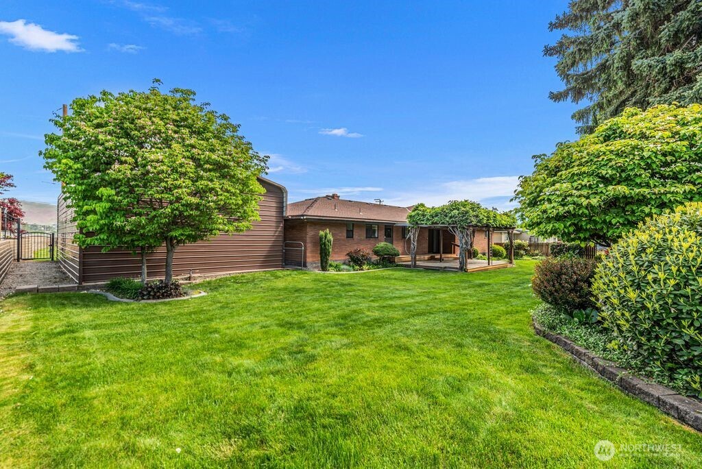 1909 Springwater Avenue , Wenatchee, WA 98801