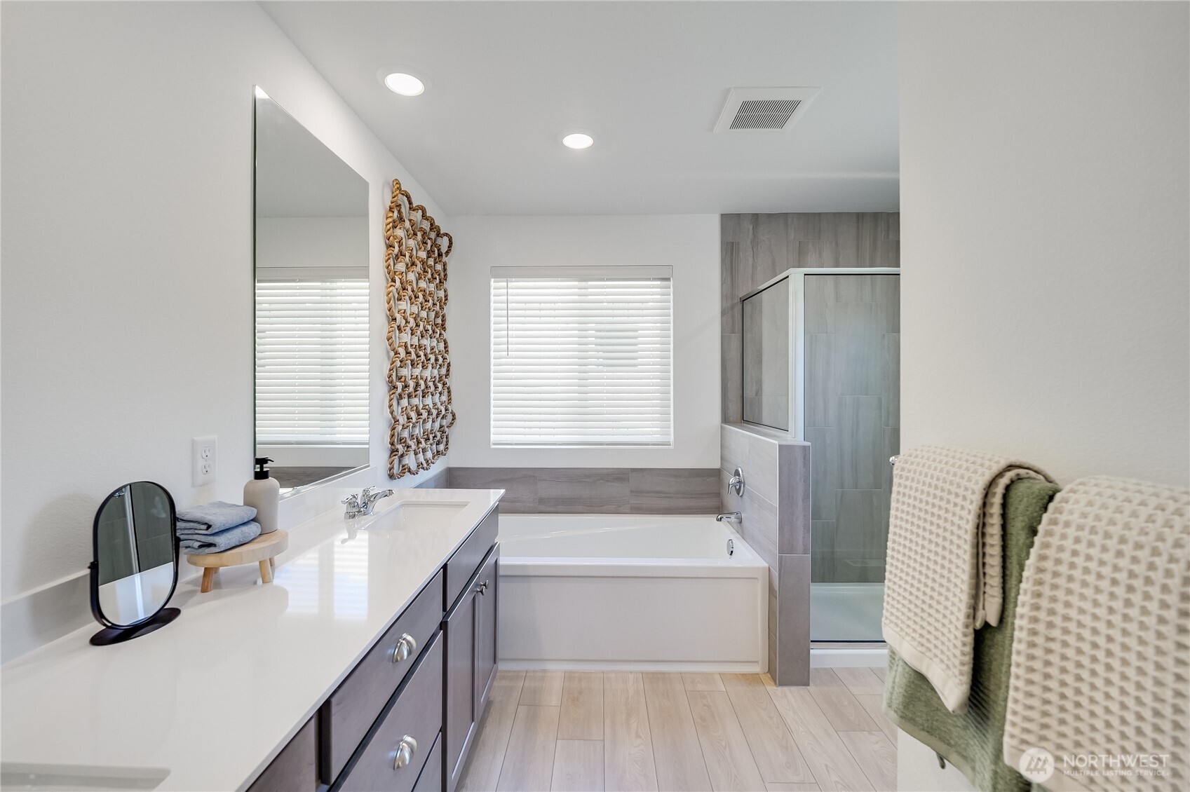 1600 Pacifica Way Drive , Port Townsend, WA 98368