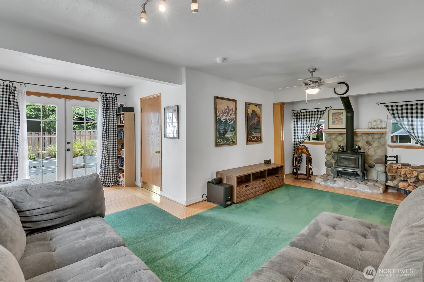 7009 E Dakota Street , Port Orchard, WA 98366
