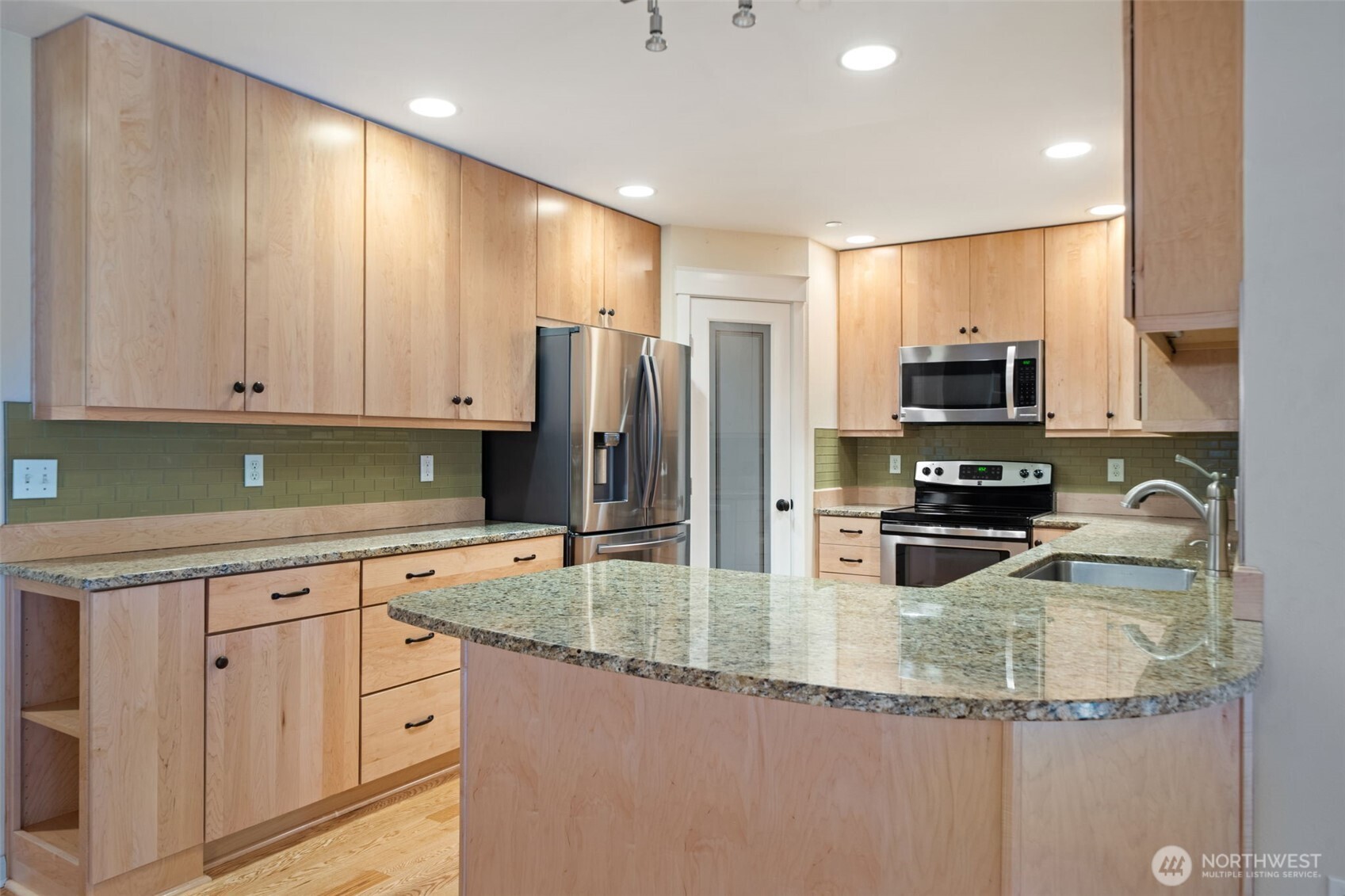 321 E Soderberg Road #D-12, Allyn, WA 98524