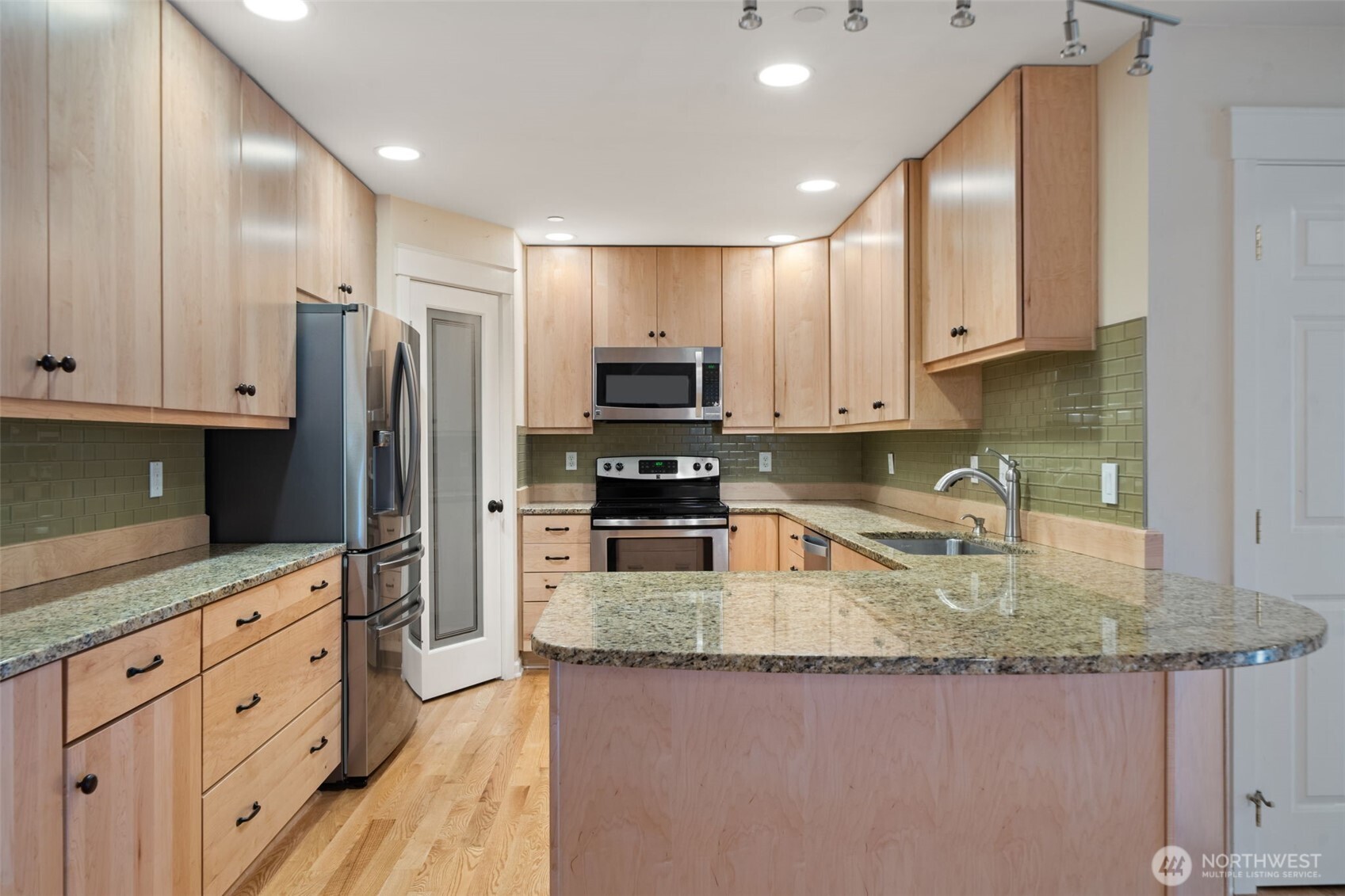 321 E Soderberg Road #D-12, Allyn, WA 98524