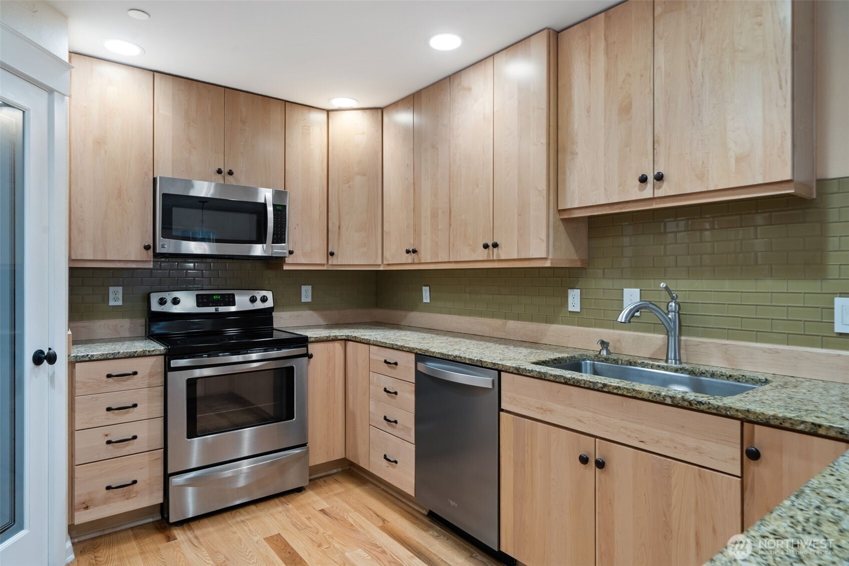 321 E Soderberg Road #D-12, Allyn, WA 98524