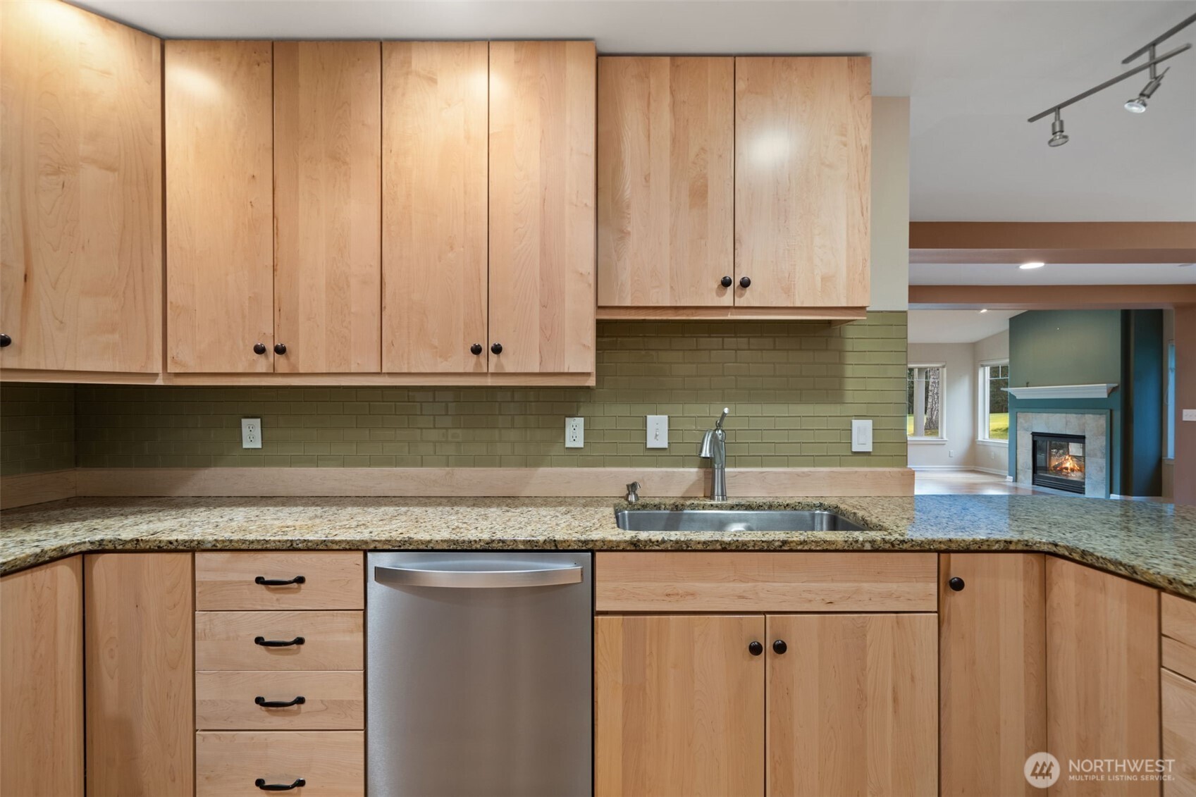 321 E Soderberg Road #D-12, Allyn, WA 98524