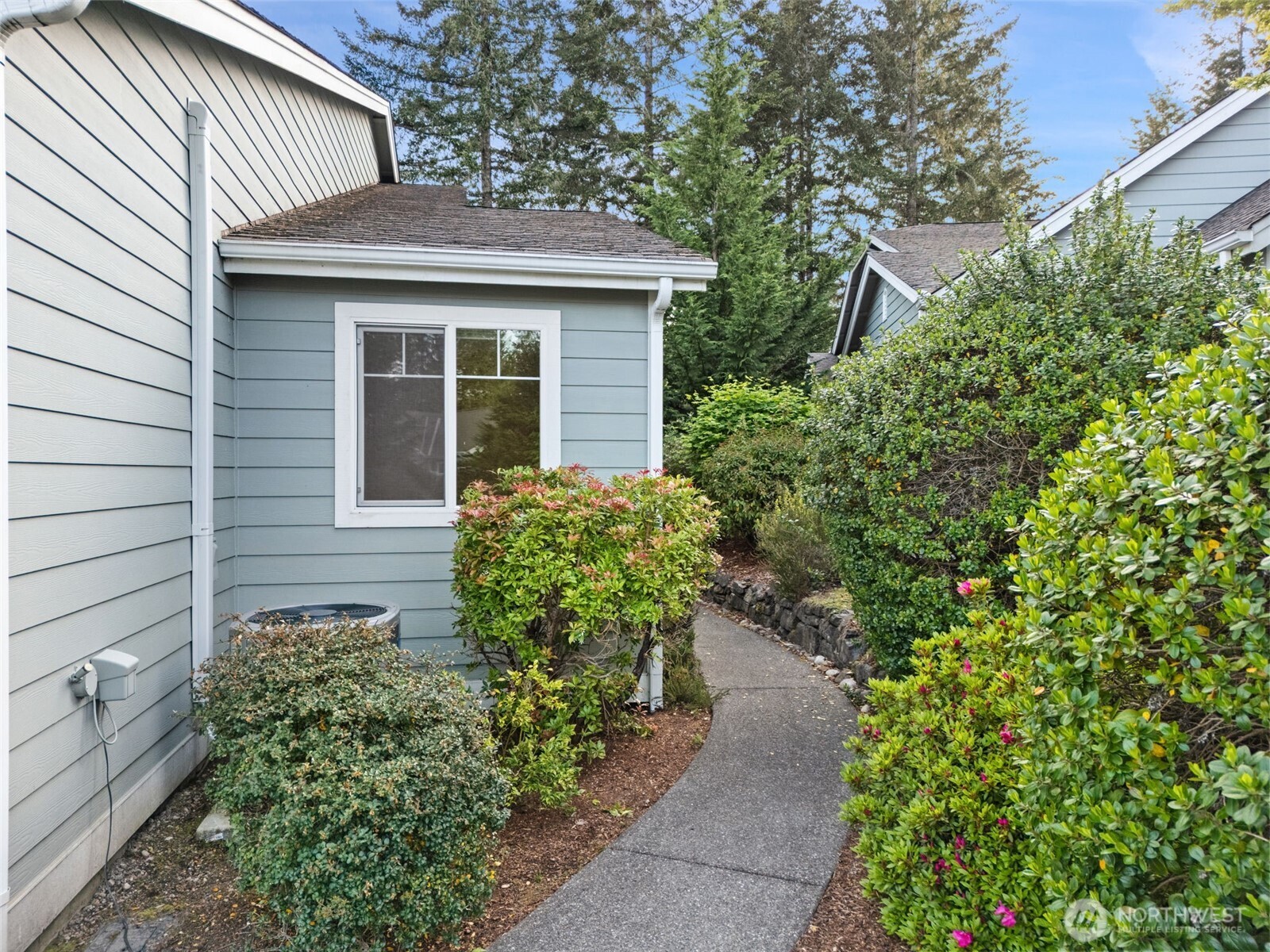 321 E Soderberg Road #D-12, Allyn, WA 98524