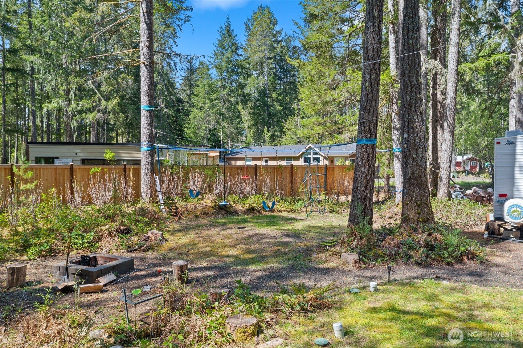 101 N Brook Lane , Hoodsport, WA 98548