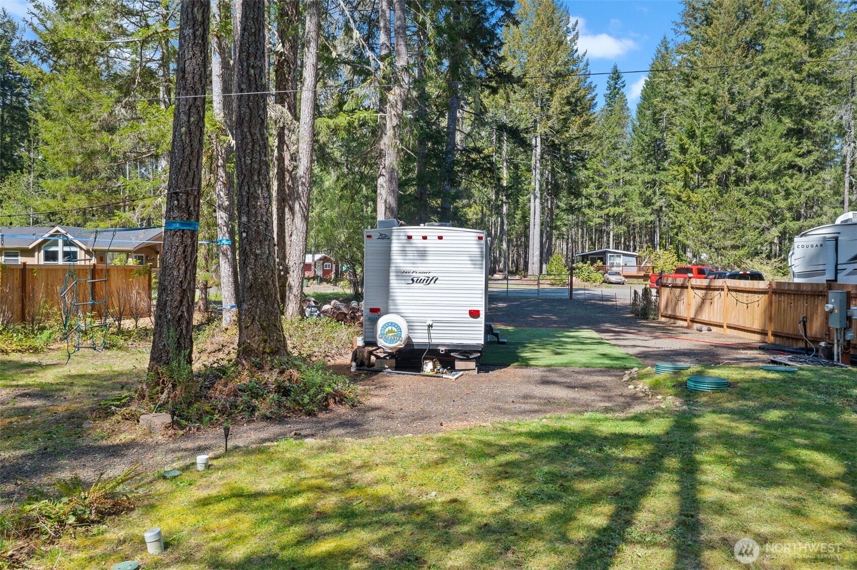 101 N Brook Lane , Hoodsport, WA 98548