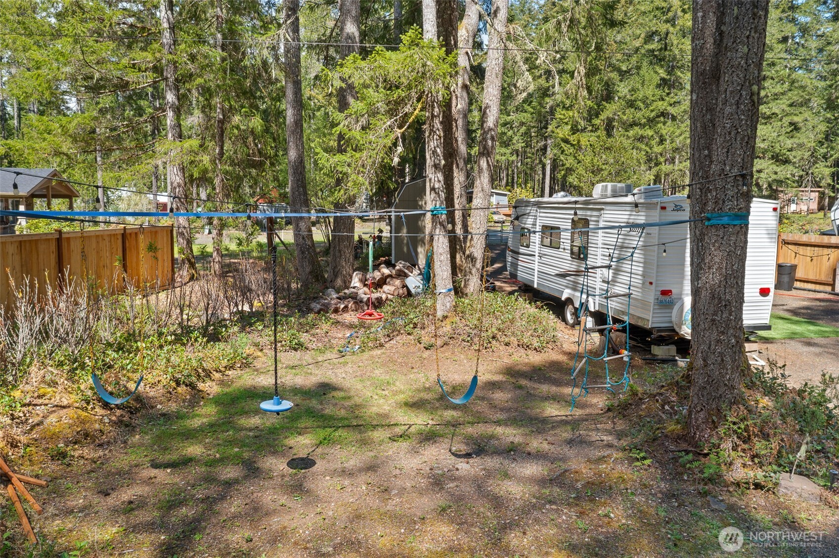 101 N Brook Lane , Hoodsport, WA 98548