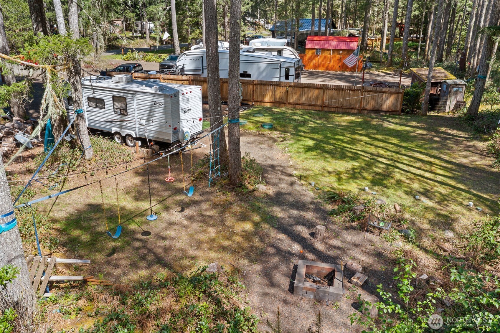 101 N Brook Lane , Hoodsport, WA 98548