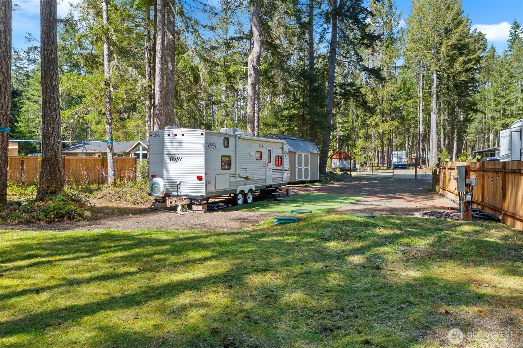 101 N Brook Lane , Hoodsport, WA 98548