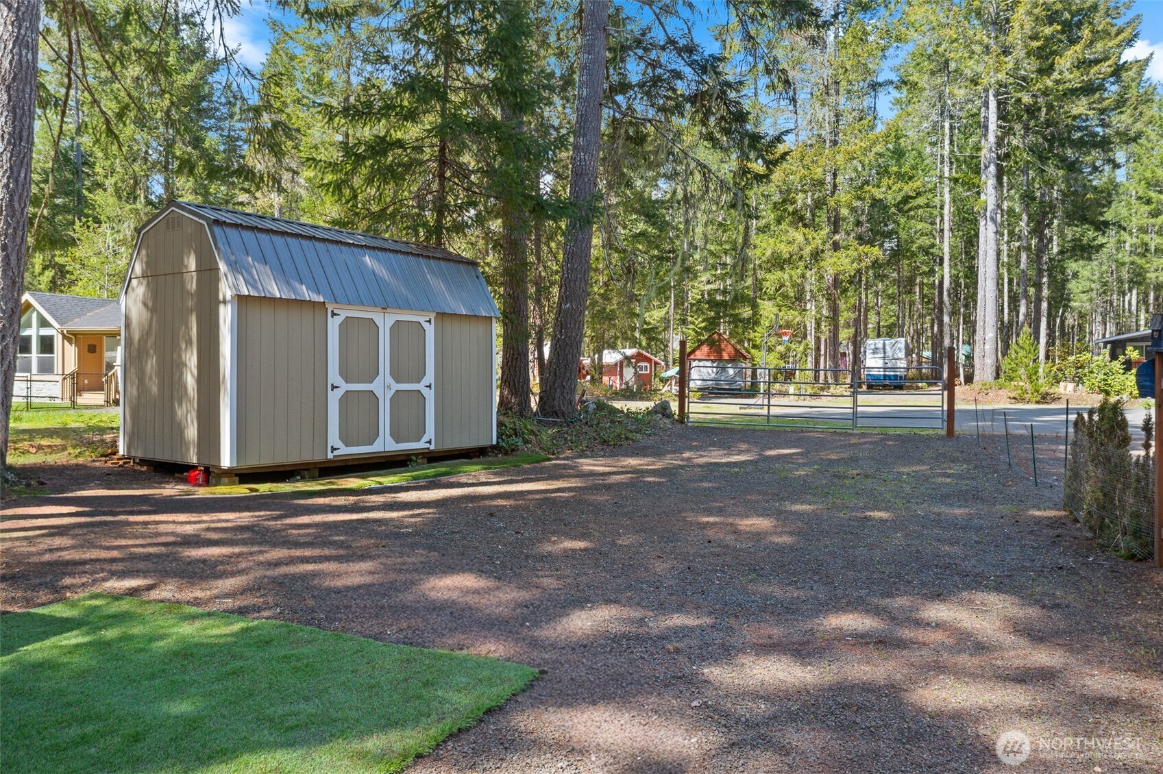 101 N Brook Lane , Hoodsport, WA 98548