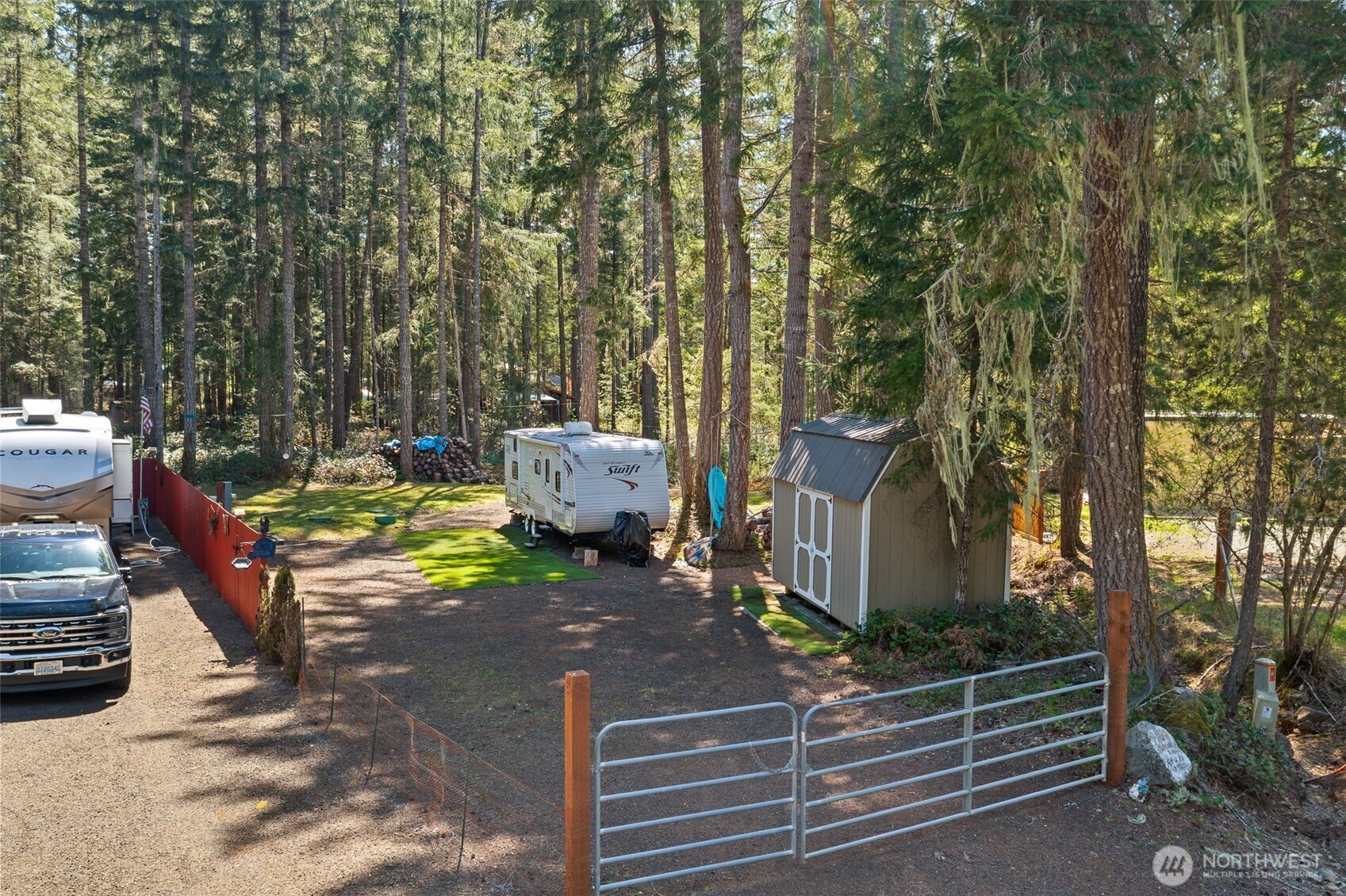 101 N Brook Lane , Hoodsport, WA 98548