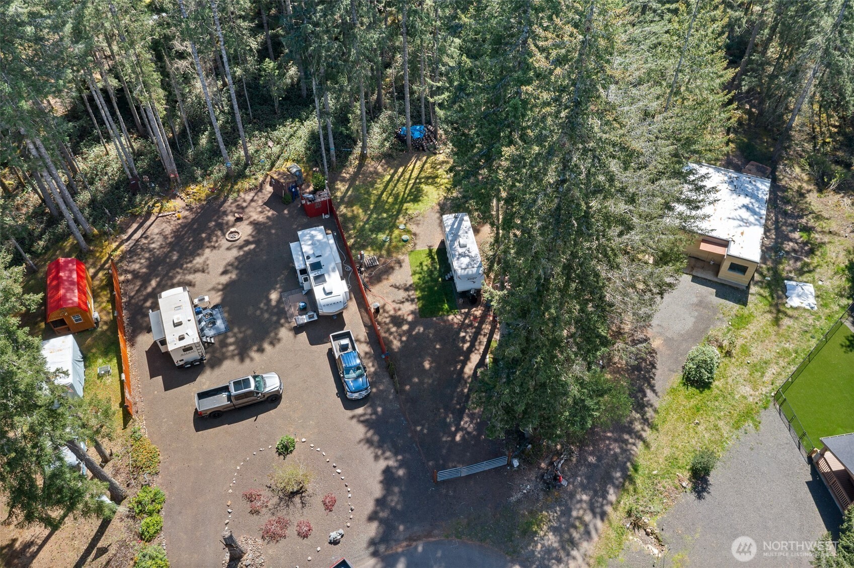 101 N Brook Lane , Hoodsport, WA 98548