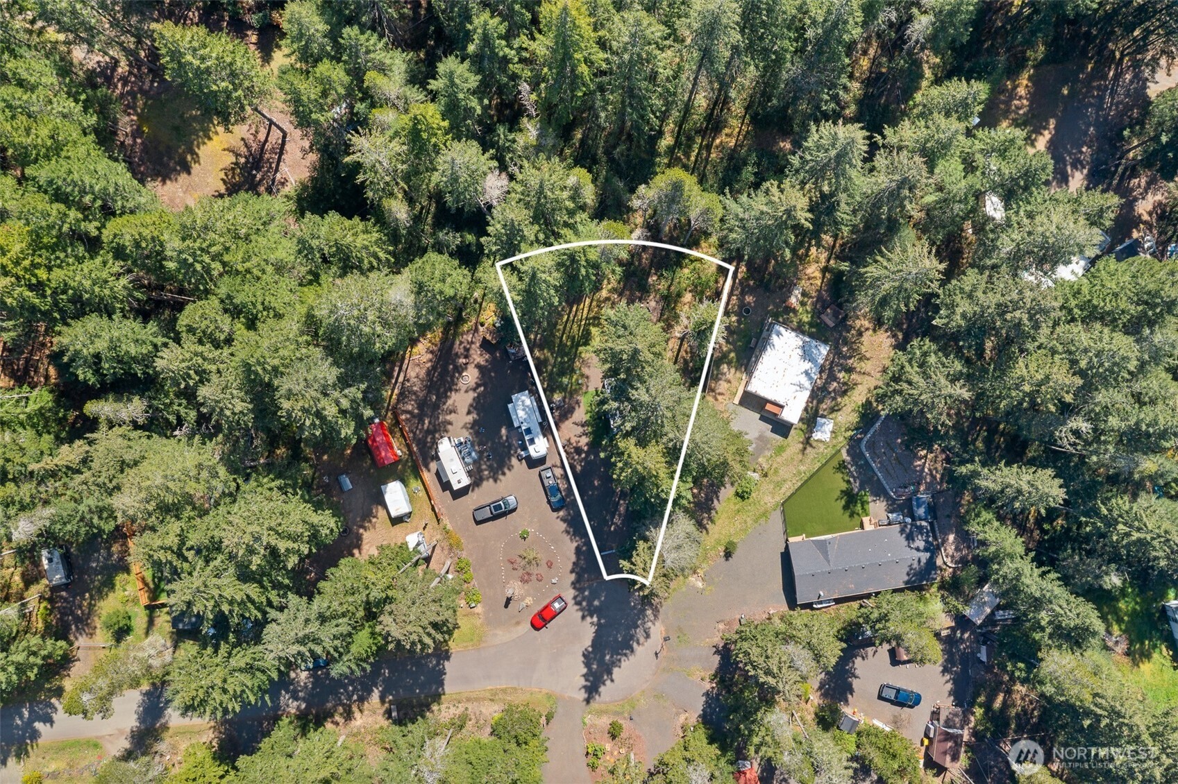 101 N Brook Lane , Hoodsport, WA 98548
