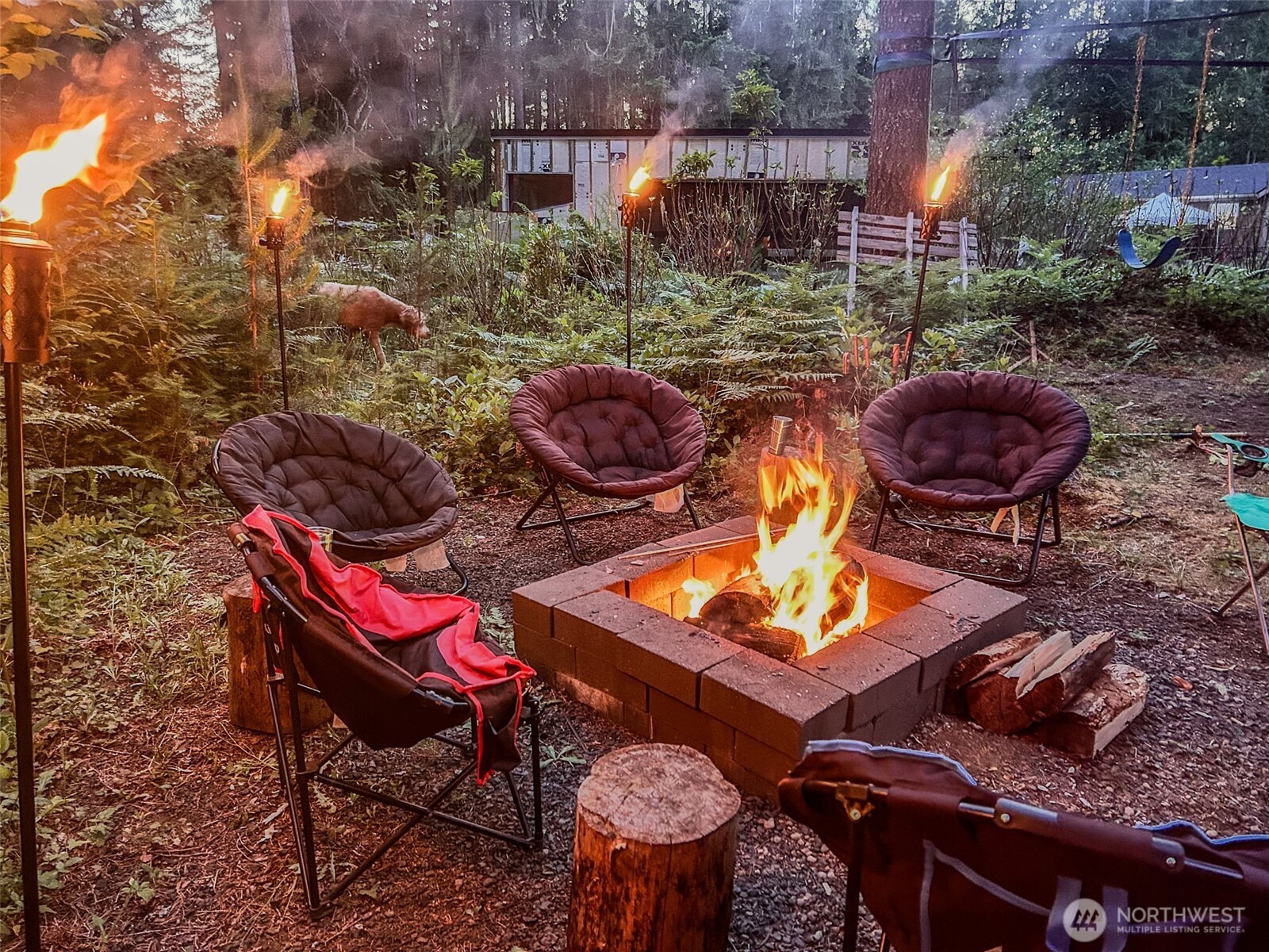101 N Brook Lane , Hoodsport, WA 98548