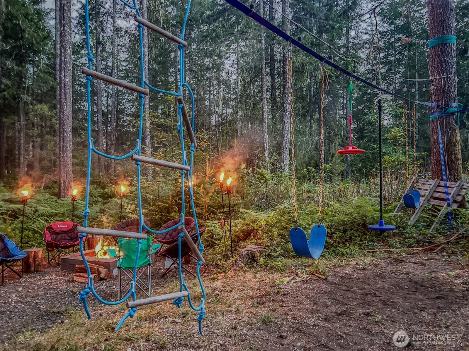 101 N Brook Lane , Hoodsport, WA 98548