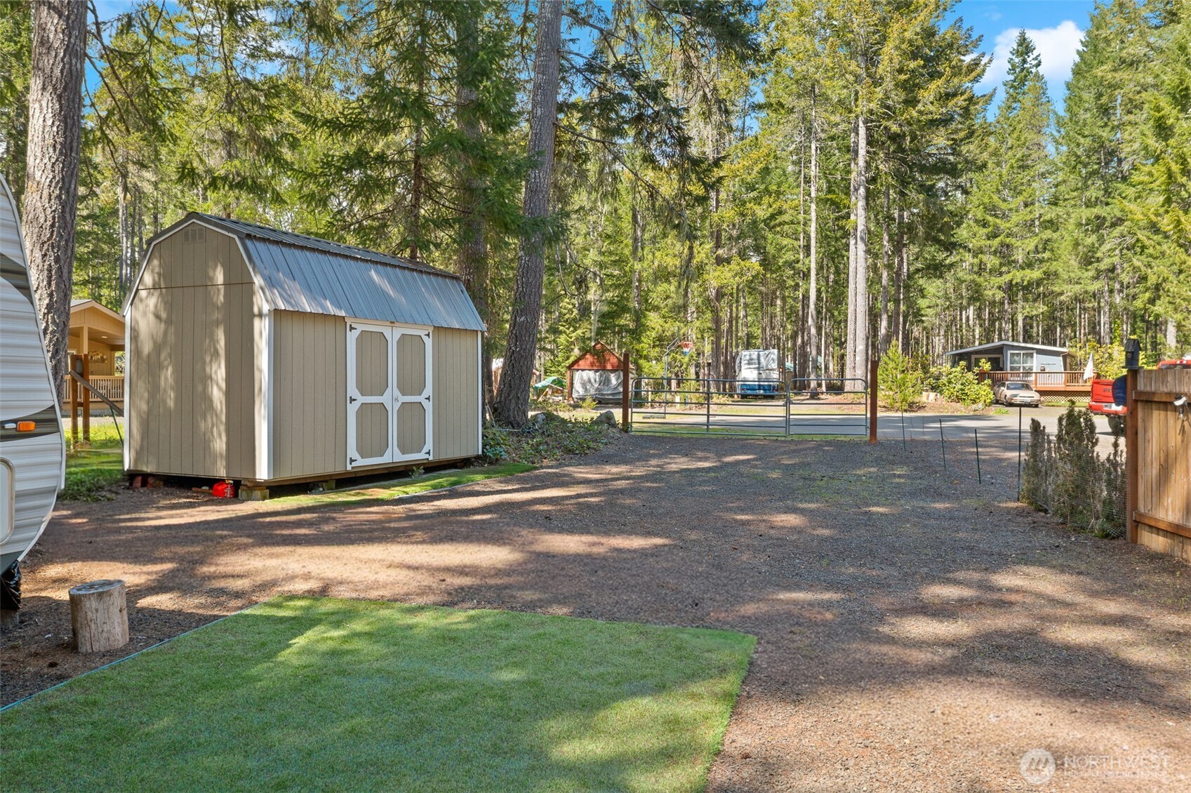 101 N Brook Lane , Hoodsport, WA 98548