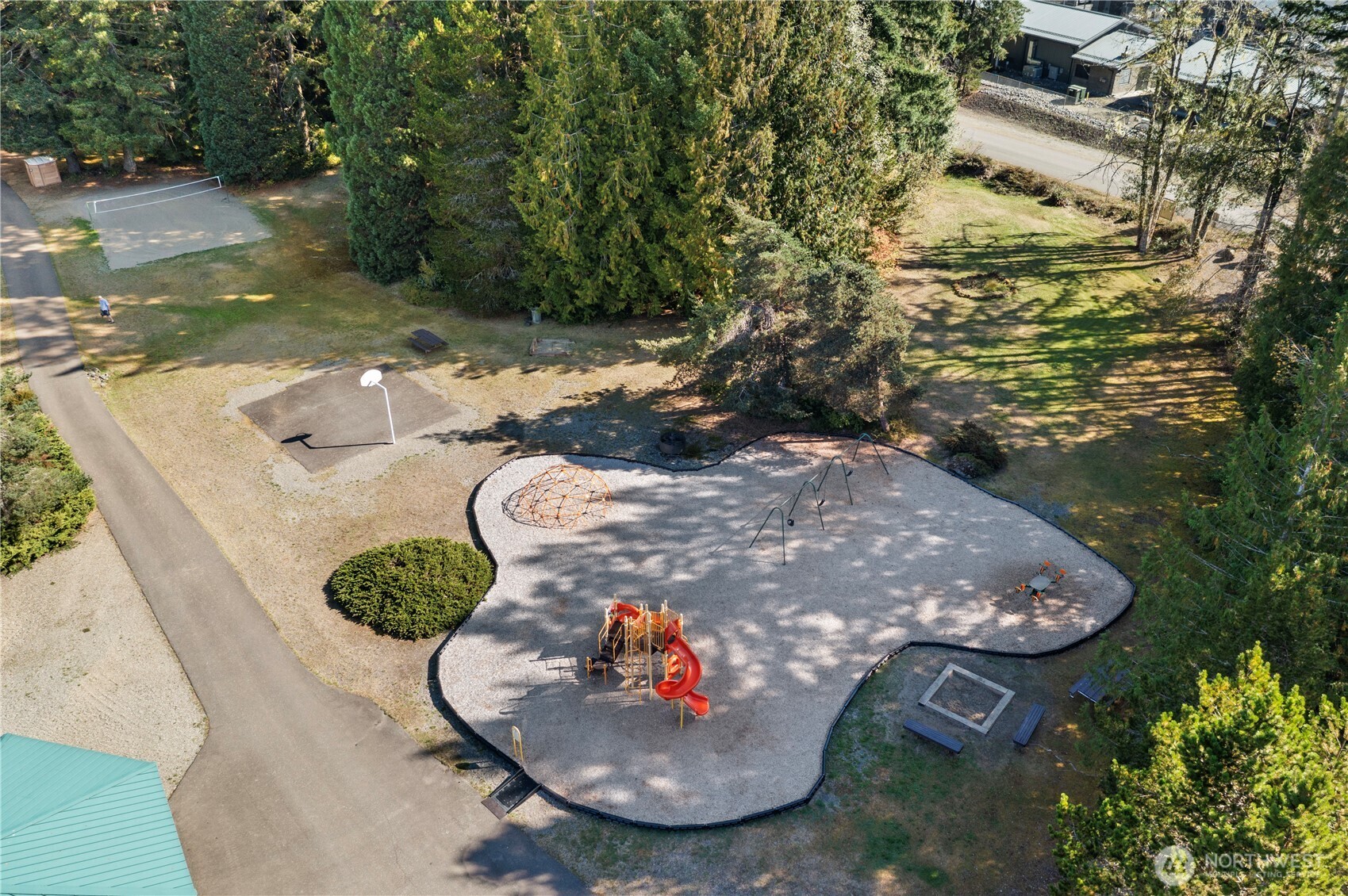101 N Brook Lane , Hoodsport, WA 98548