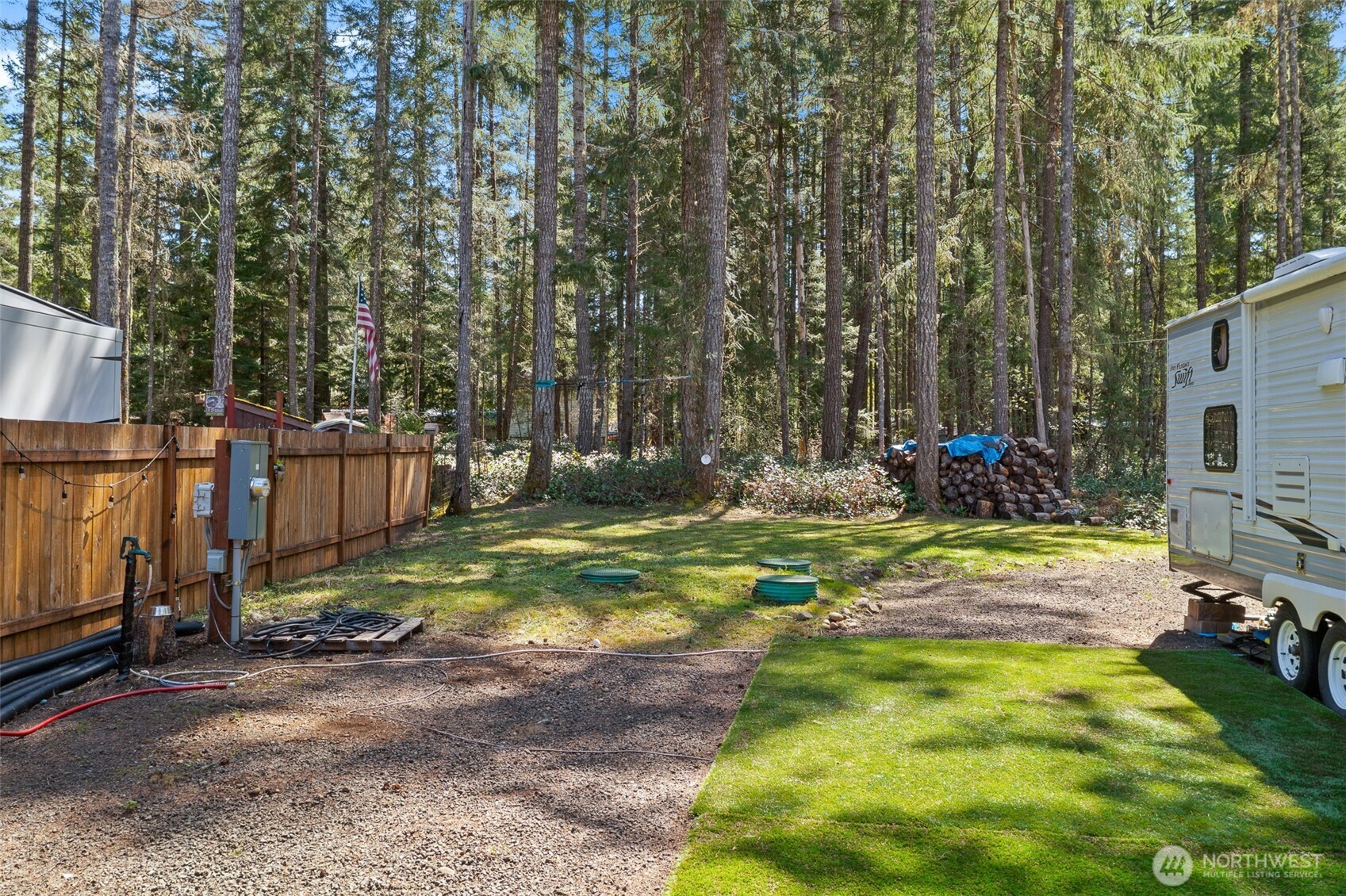 101 N Brook Lane , Hoodsport, WA 98548