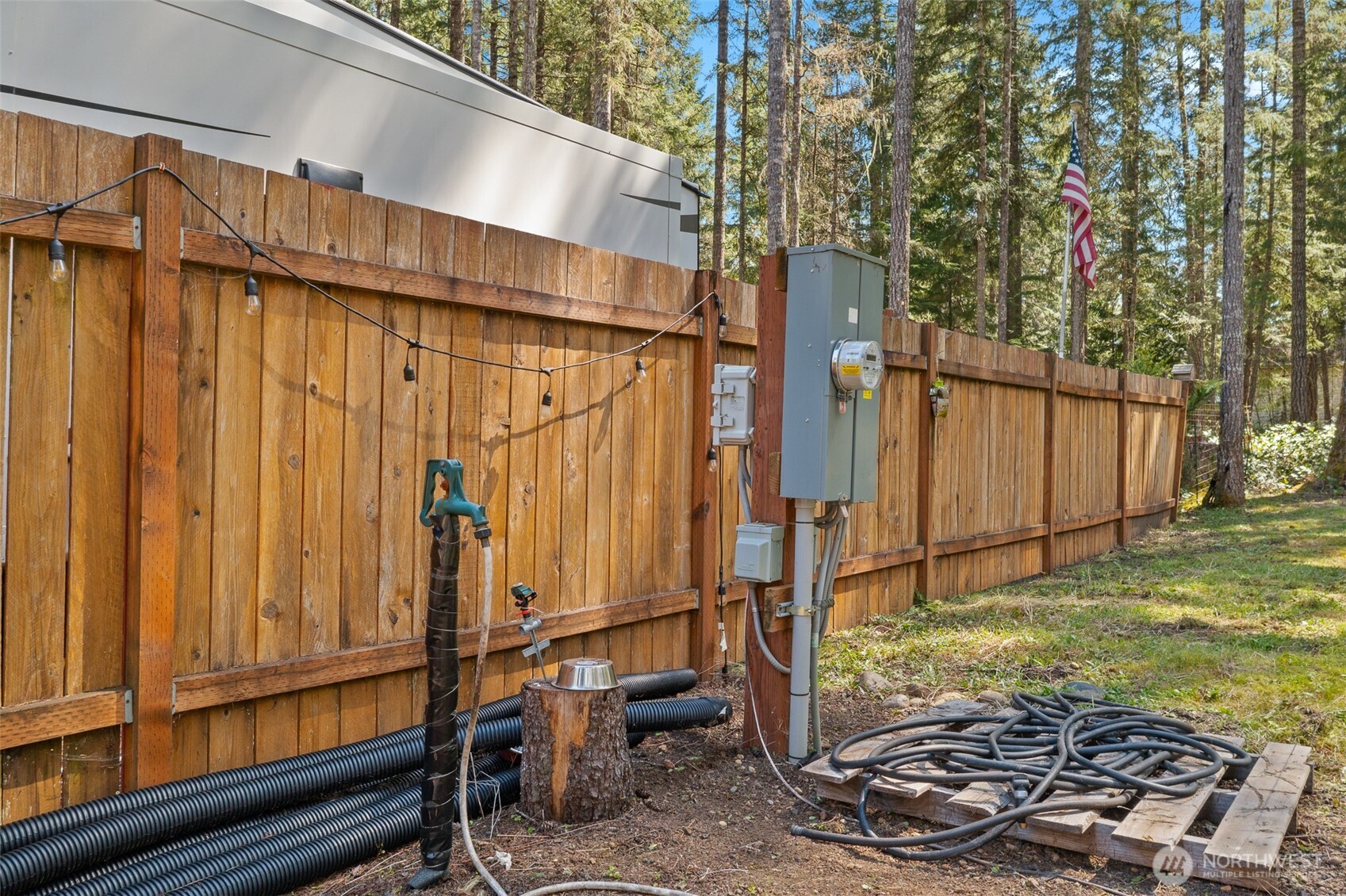 101 N Brook Lane , Hoodsport, WA 98548