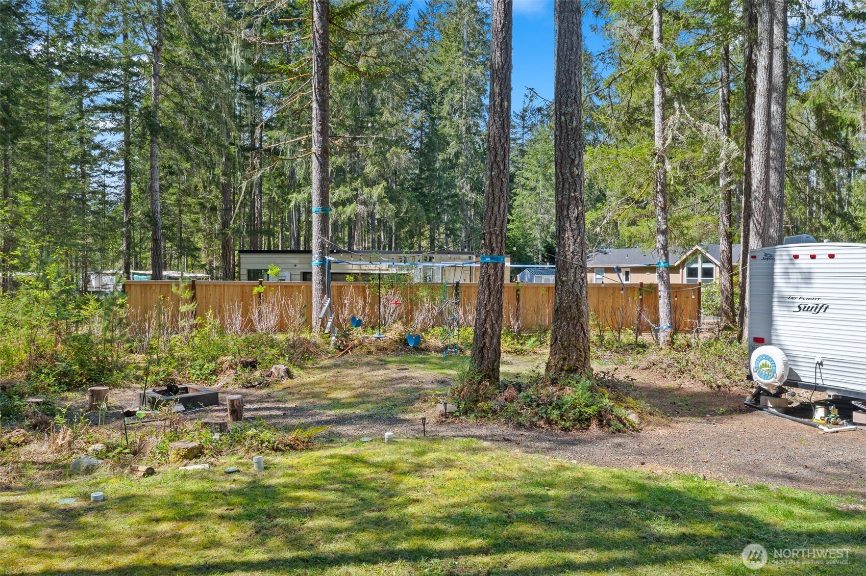 101 N Brook Lane , Hoodsport, WA 98548