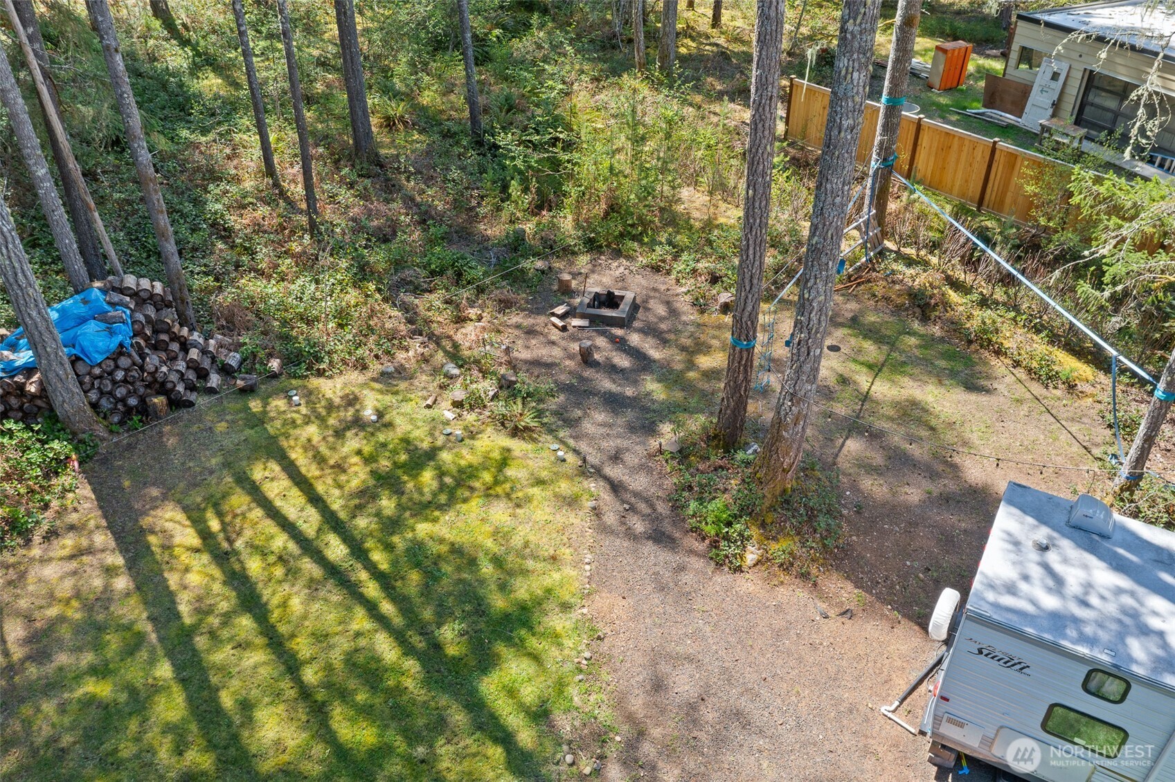 101 N Brook Lane , Hoodsport, WA 98548