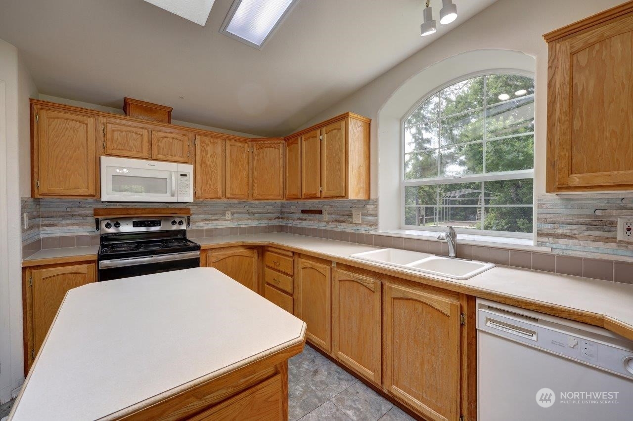 20410 Crane Place , Ocean Park, WA 98640