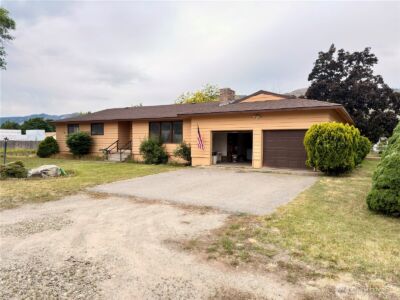504 9th Avenue , Oroville, WA 98844