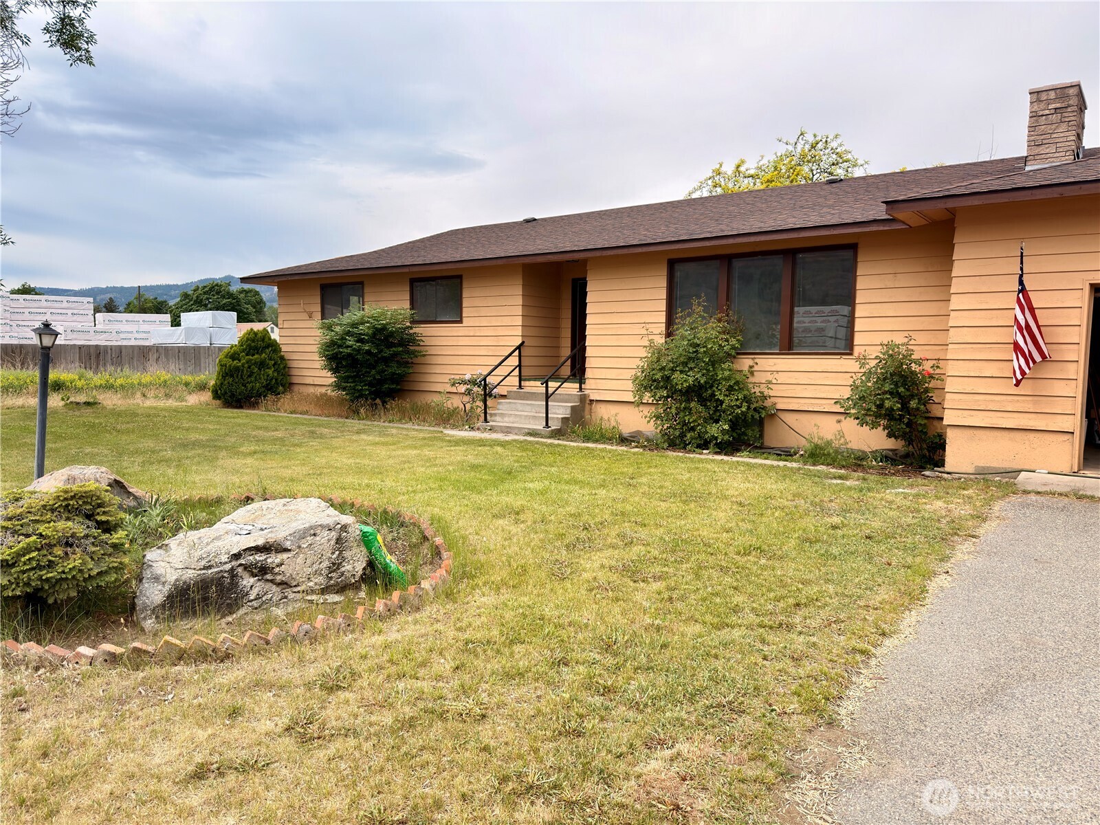504 9th Avenue , Oroville, WA 98844