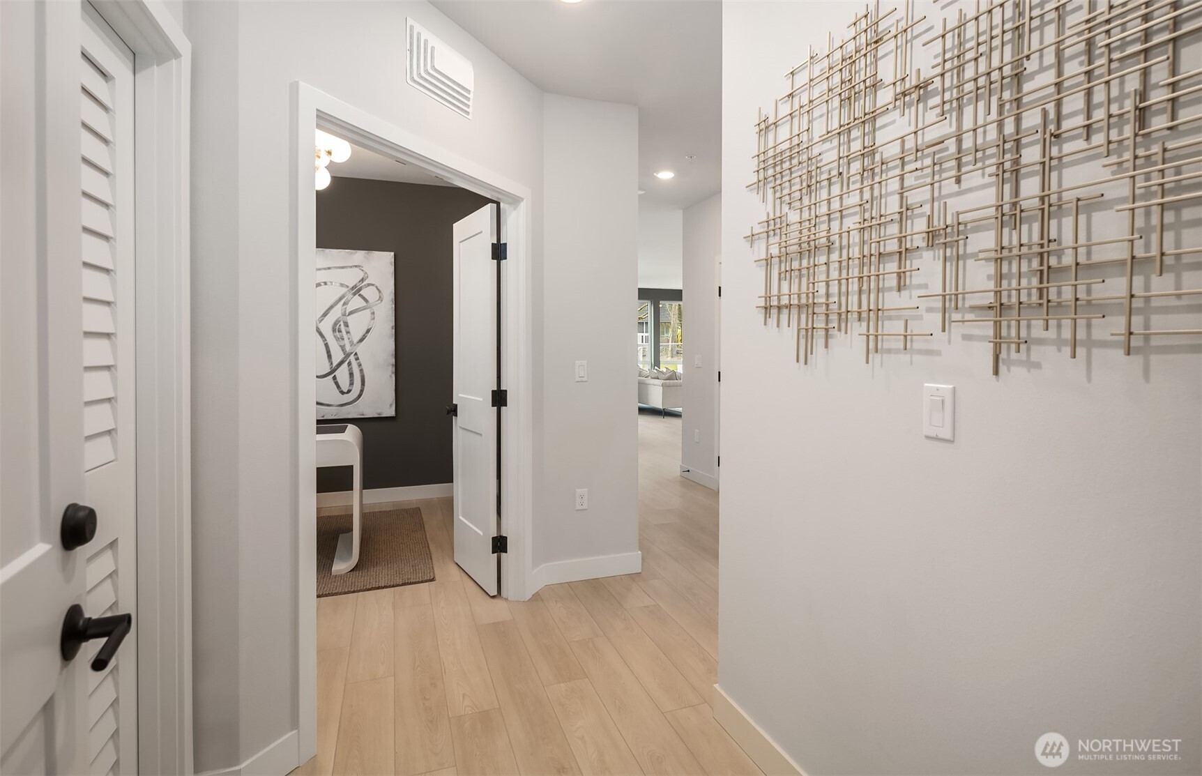 6949 NE 184th Lane #302, Kenmore, WA 98028