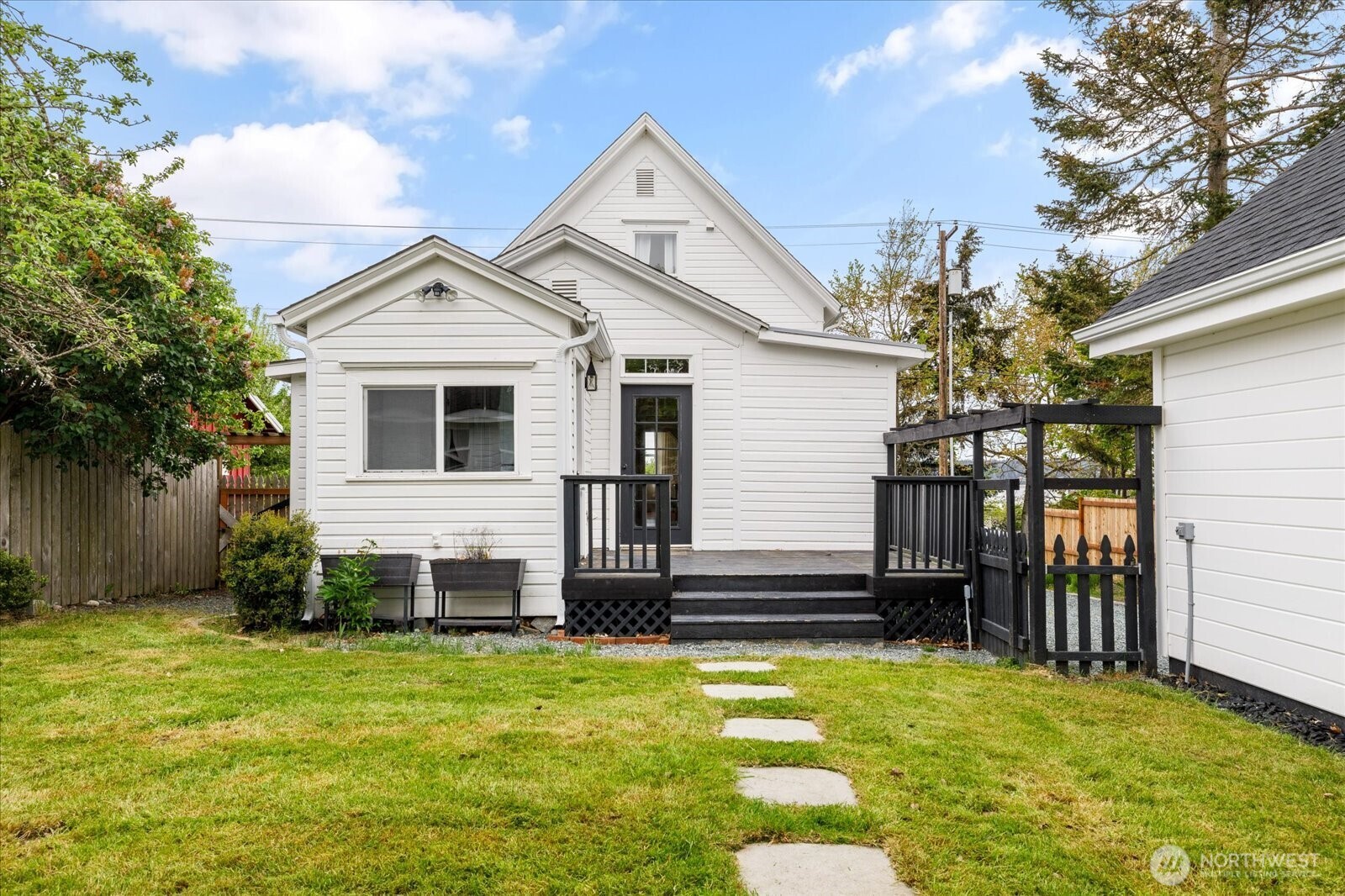 205 NE 9th Street , Coupeville, WA 98239