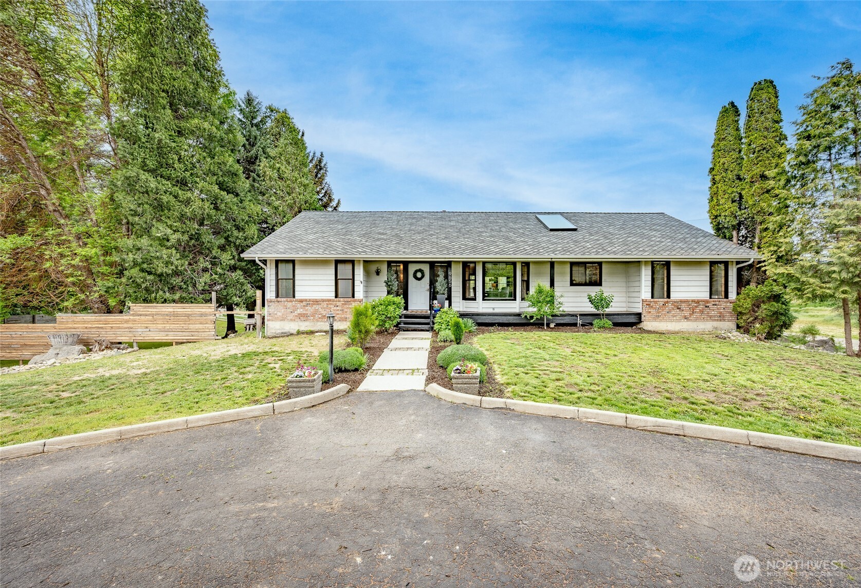 9656 North Road , Peshastin, WA 98847