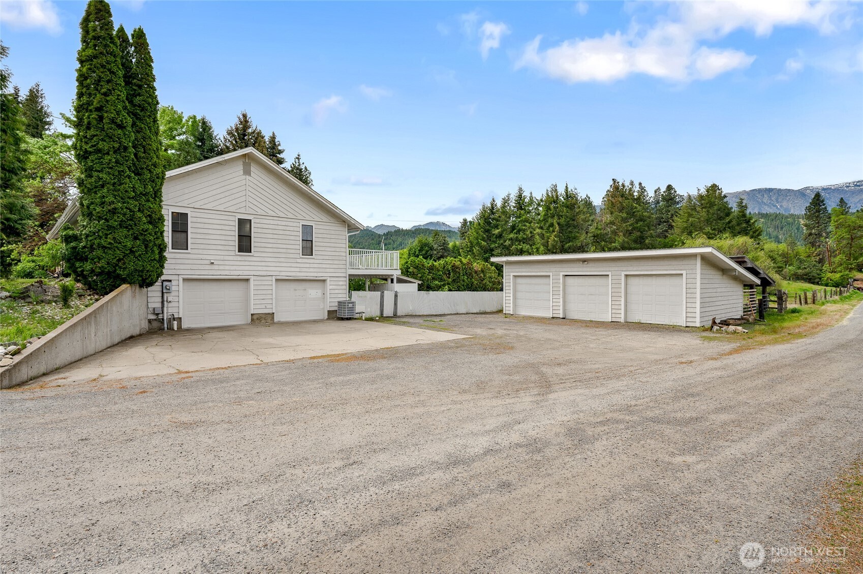 9656 North Road , Peshastin, WA 98847