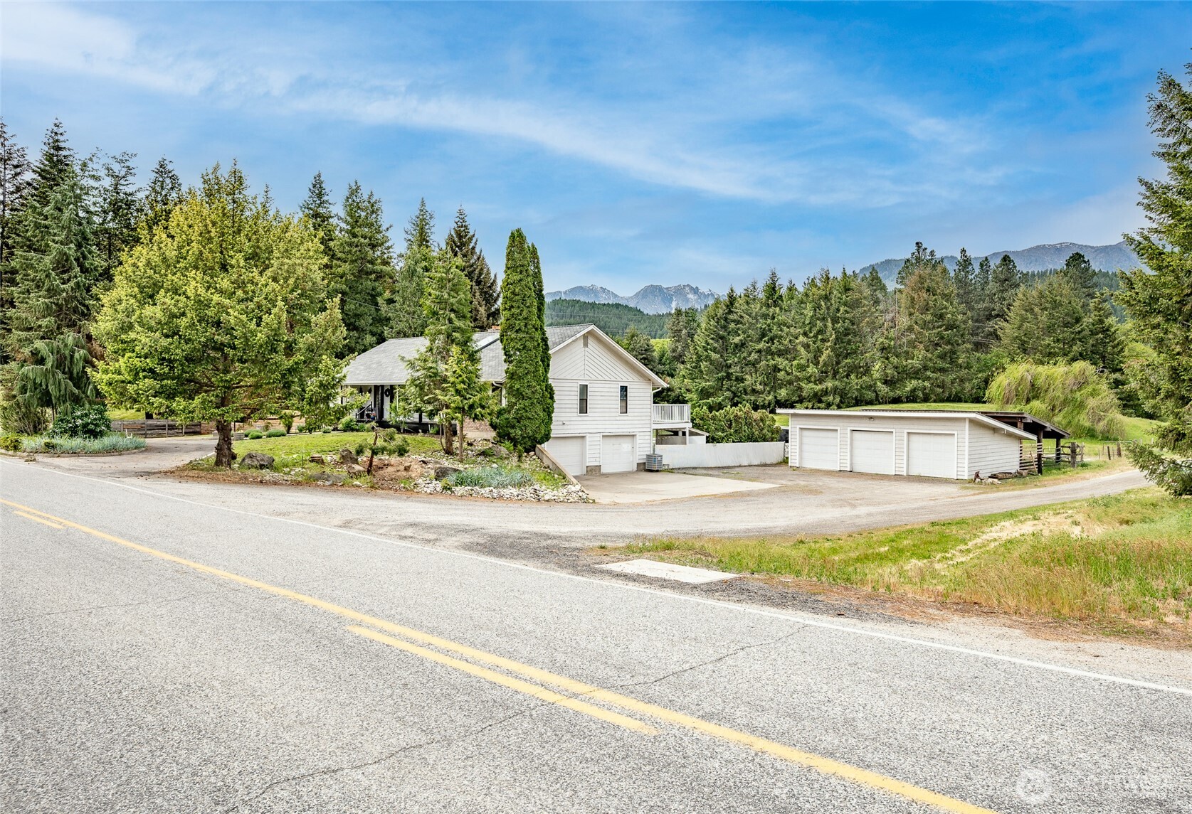 9656 North Road , Peshastin, WA 98847