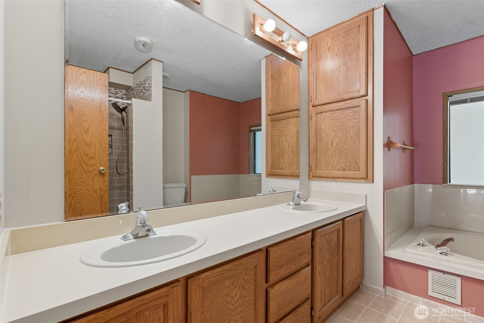 11120 SE 234th Place , Kent, WA 98031