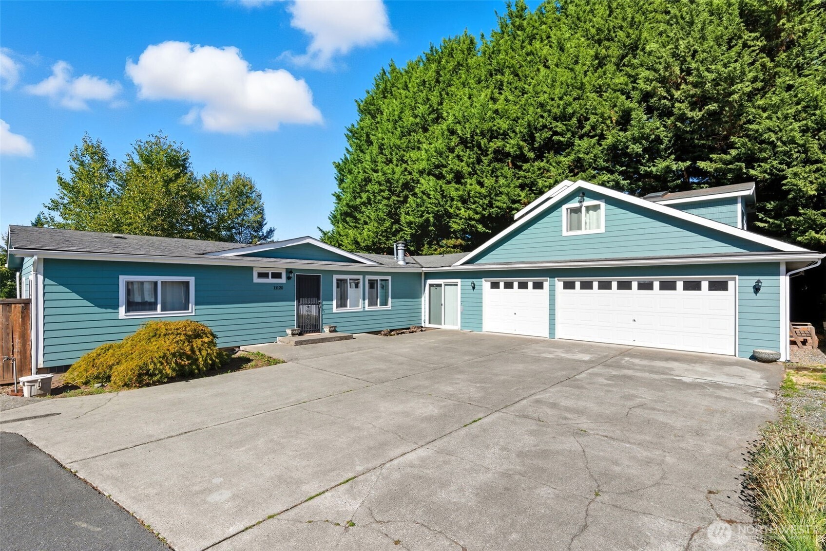11120 SE 234th Place , Kent, WA 98031