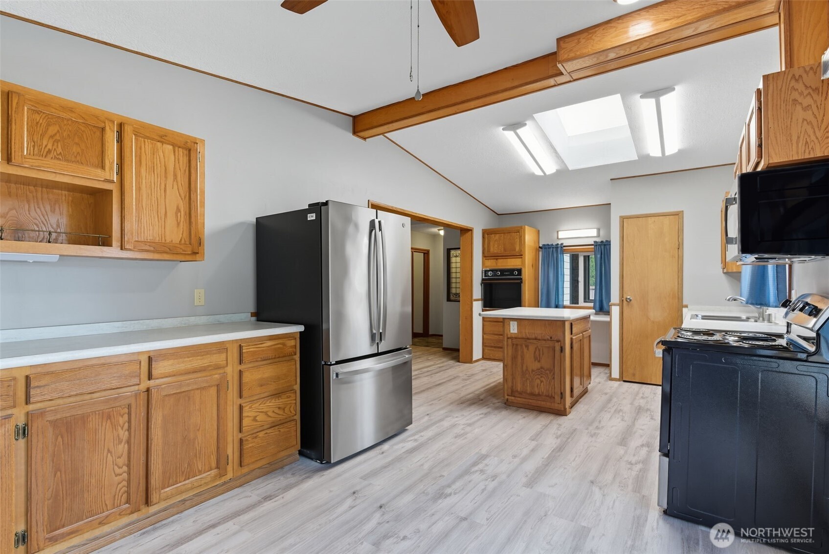 11120 SE 234th Place , Kent, WA 98031