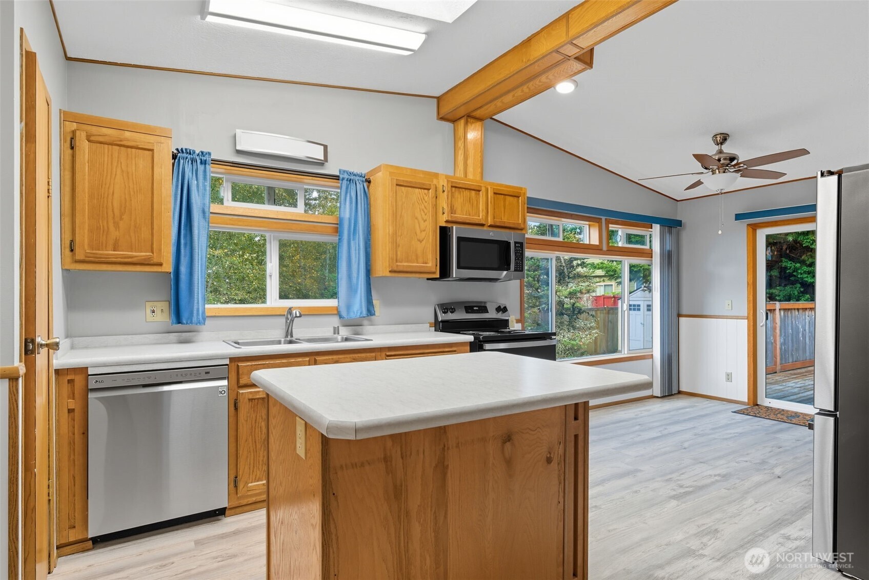 11120 SE 234th Place , Kent, WA 98031